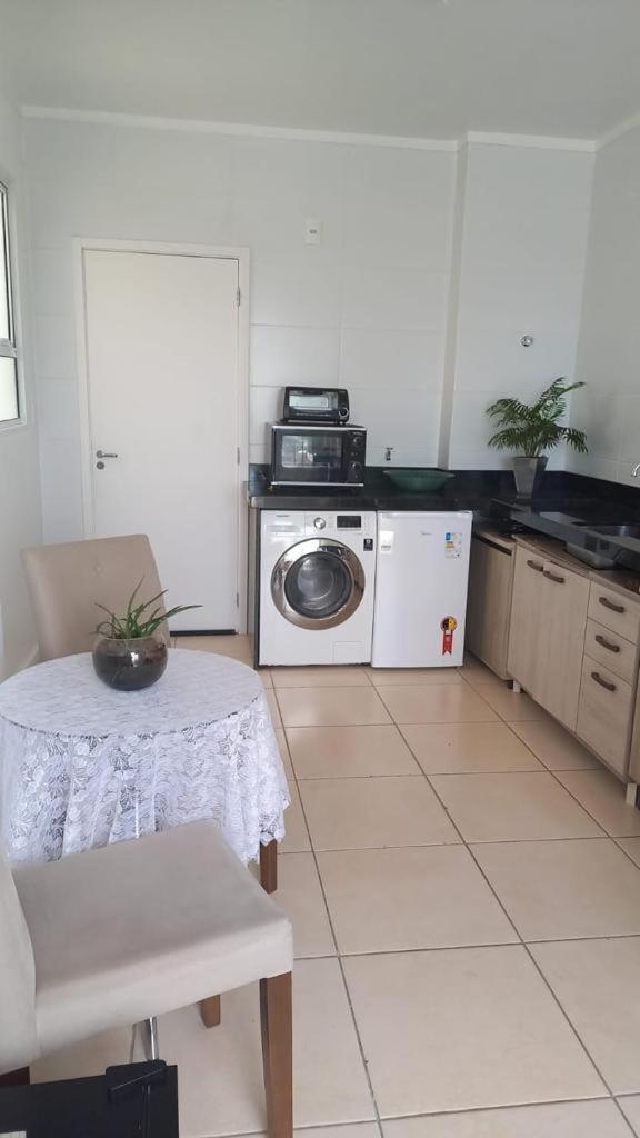 Apartamento Na Palhoca, Com Vista Para O Mar, Proximo A Mercados, Padarias E Farmacias. Palhoça Exterior foto